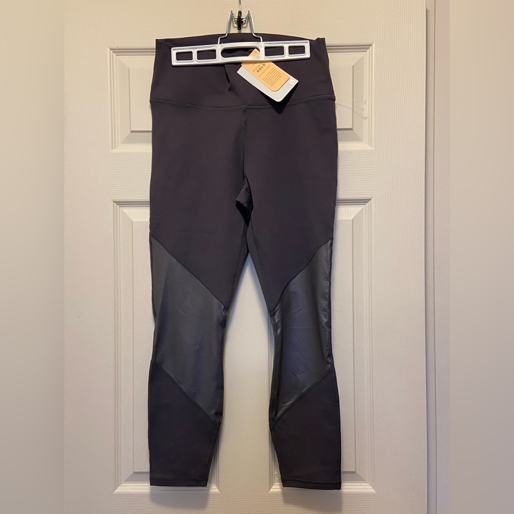 Fabletics high-rise power hold. Grey in colour. Size large. - Picture 2 of 8